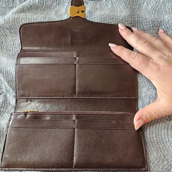 Coach Long Tabby Envelope Wallet with Marbled Acrylic "C" Clasp - Picture 5 of 5